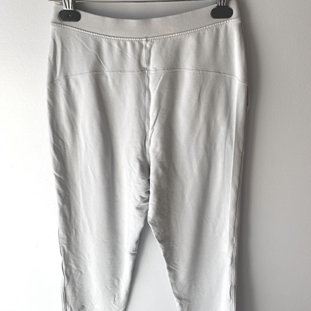 Lululemon Every Moment Heathered Gray Pant Size 6